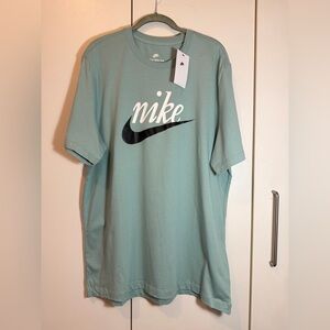 NWT Nike Men's  Sea-foam green T-Shirt size XL
